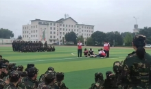 “开学第一课” 红十字青少年学急救